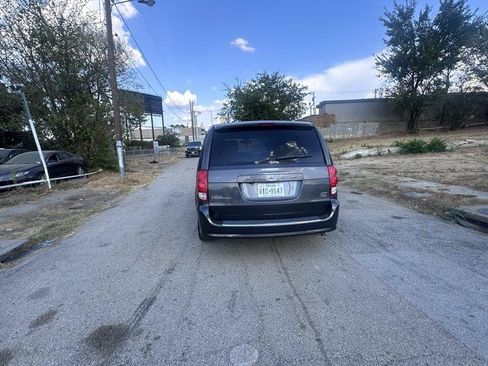 Used 2019 Dodge Grand Caravan GT FWD image 5