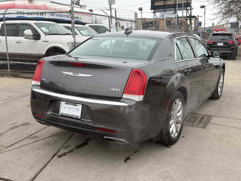 Used 2015 Chrysler 300 Limited w/ Driver Convenience Group image 5