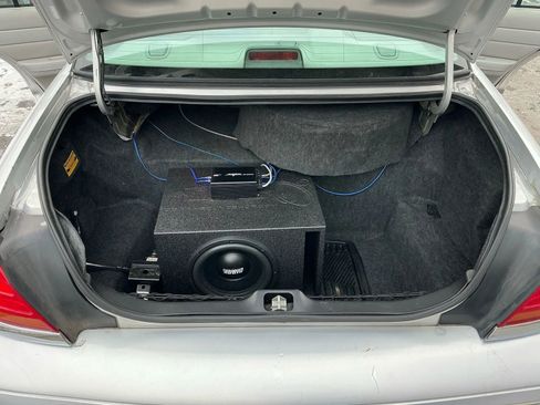 Used 2003 Ford Crown Victoria LX image 12