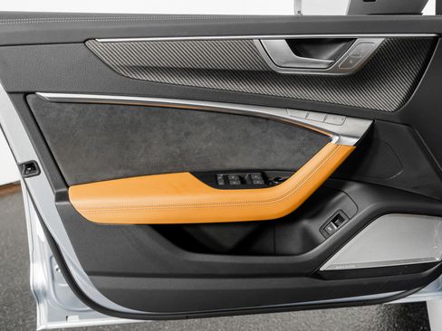 Used 2025 Audi RS 6 performance image 49