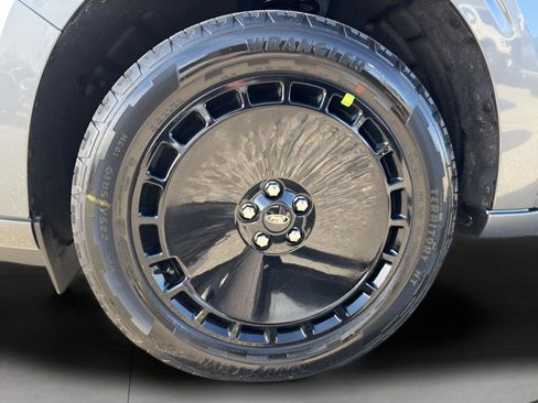 New 2026 Ford Maverick Lobo AWD/4WD image 9
