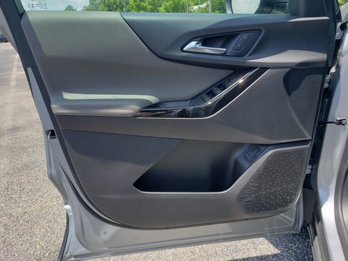 New 2026 Chevrolet Equinox LT w/ Convenience Package II FWD image 12