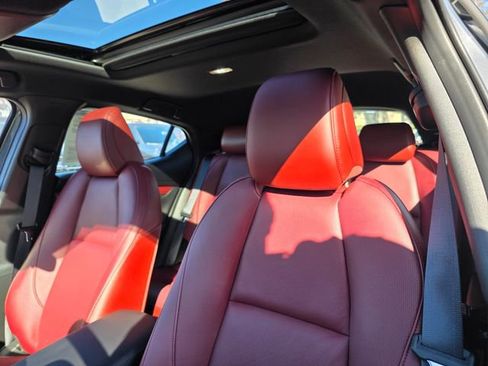 Certified 2025 MAZDA MAZDA3 2.5 S Hatchback w/ Premium Pkg image 11