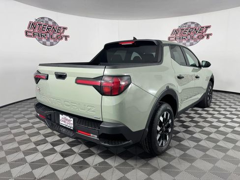Used 2025 Hyundai Santa Cruz SE AWD/4WD image 7