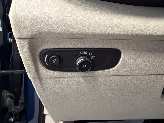 Used 2023 Buick Envision Essence w/ Premium Seat Package AWD/4WD image 17