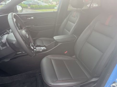 Used 2024 Chevrolet Trax RS w/ Sunroof Package FWD image 10