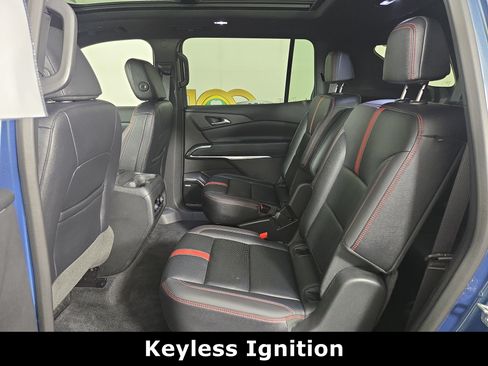 Certified 2025 Chevrolet Traverse RS AWD/4WD image 12
