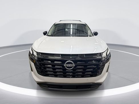 New 2026 Nissan Pathfinder SL image 3