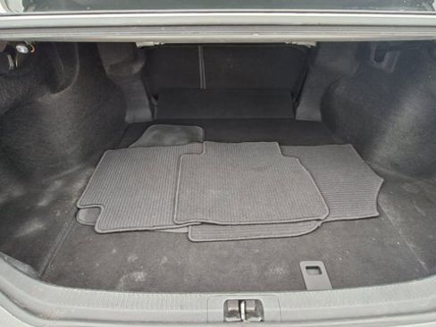 Used 2019 Toyota Camry LE image 21