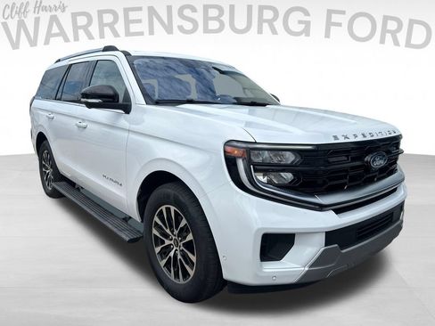 Used 2025 Ford Expedition Platinum AWD/4WD image 1