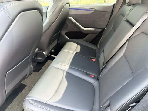 Used 2026 Tesla Model Y Long Range AWD/4WD image 13