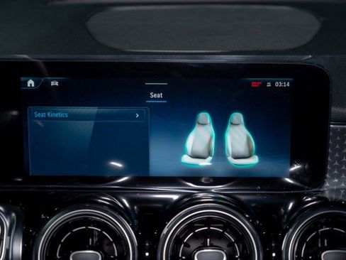 Used 2026 Mercedes-Benz GLB 250 image 15