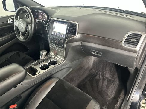 Used 2018 Jeep Grand Cherokee Altitude AWD/4WD image 29