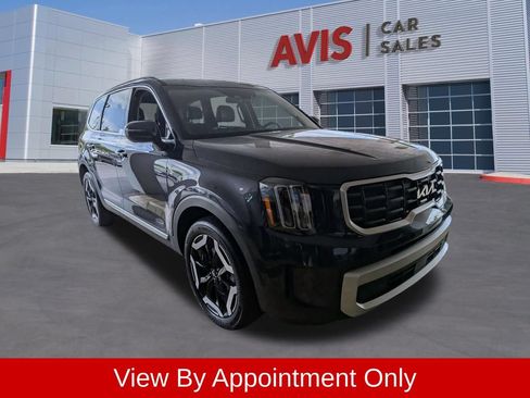 Used 2025 Kia Telluride S FWD image 3