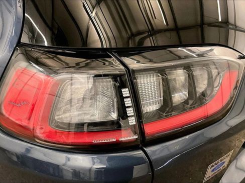 Used 2020 Jeep Cherokee Latitude Plus image 29