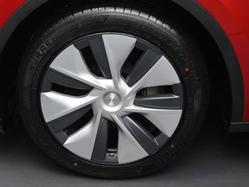 Used 2023 Tesla Model Y Long Range AWD/4WD image 37