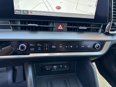 Used 2024 Kia Sportage SX image 30