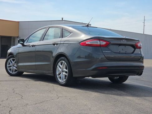 Used 2016 Ford Fusion SE FWD image 22