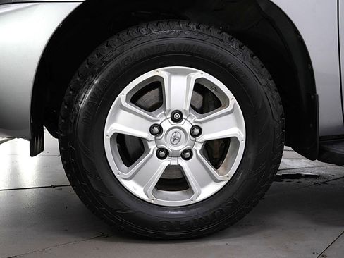 Used 2019 Toyota Sequoia SR5 image 31