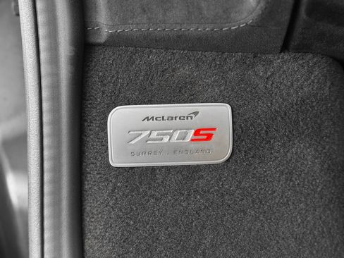 Used 2026 McLaren 750S Spider RWD image 14