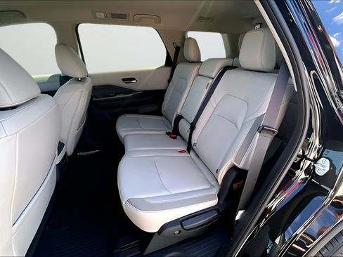 New 2026 Nissan Pathfinder SL FWD image 19
