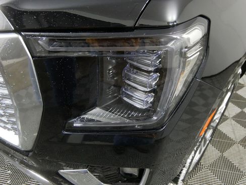 Used 2021 GMC Yukon Denali w/ Denali Ultimate Package image 9