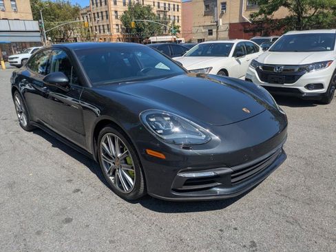 Used 2019 Porsche Panamera 4 image 3
