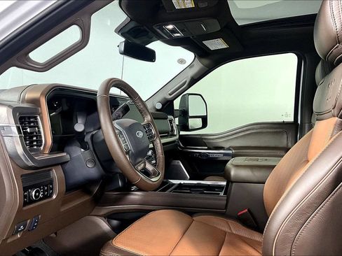 Used 2025 Ford F450 King Ranch w/ FX4 Off-Road Package AWD/4WD image 13