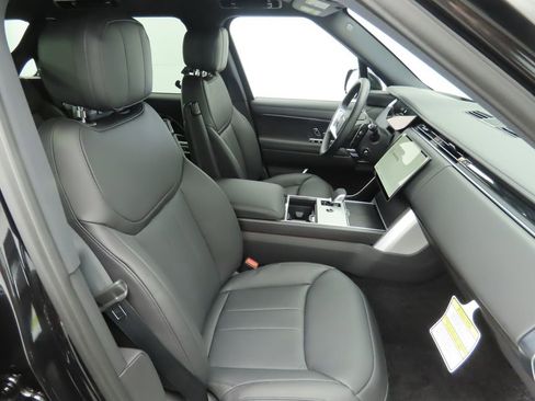 New 2026 Land Rover Range Rover SE image 19
