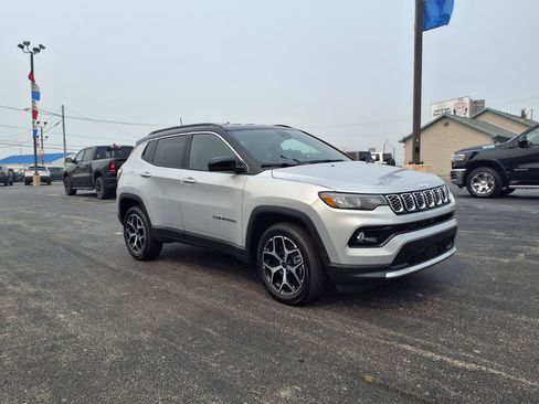 New 2026 Jeep Compass Limited AWD/4WD image 3