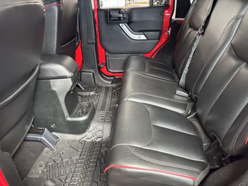 Used 2018 Jeep Wrangler Unlimited Rubicon w/ Cold Weather Group AWD/4WD image 23