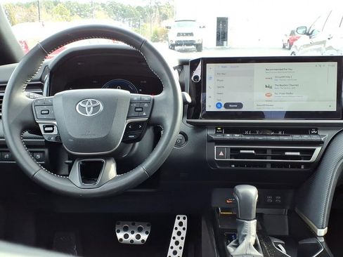 Used 2025 Toyota Camry SE w/ Multimedia Upgrade Package image 11