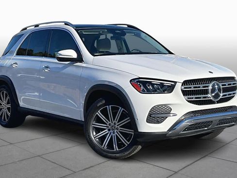 Used 2024 Mercedes-Benz GLE 450 4MATIC image 3