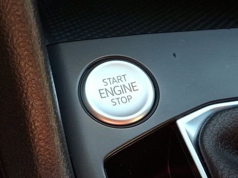 Certified 2022 Volkswagen Taos S image 25