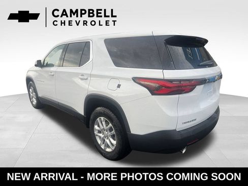 Used 2023 Chevrolet Traverse LS FWD image 3