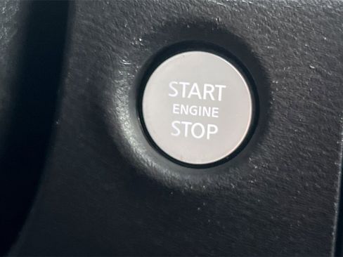 Used 2022 Nissan Frontier SV image 25