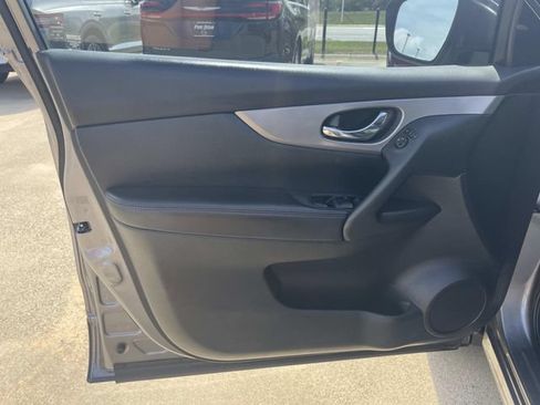 Used 2020 Nissan Rogue Sport SL FWD image 11