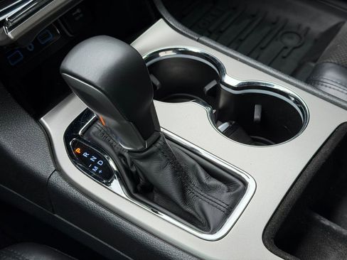 Used 2019 Jeep Grand Cherokee Altitude AWD/4WD image 24