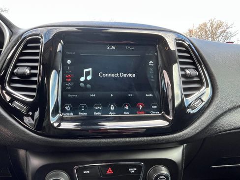 Used 2018 Jeep Compass Limited w/ Navigation Group image 25