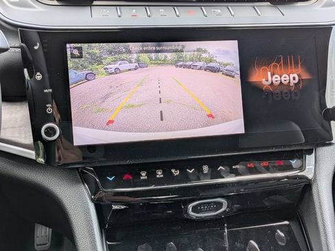 New 2026 Jeep Grand Cherokee Limited AWD/4WD image 25
