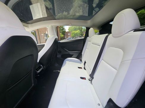 Used 2024 Tesla Model Y Long Range RWD image 61