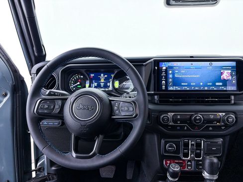Used 2024 Jeep Wrangler Unlimited Rubicon 4xe AWD/4WD image 12