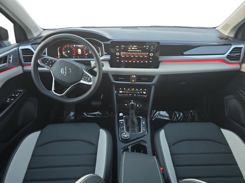 New 2025 Volkswagen Taos SEL image 9