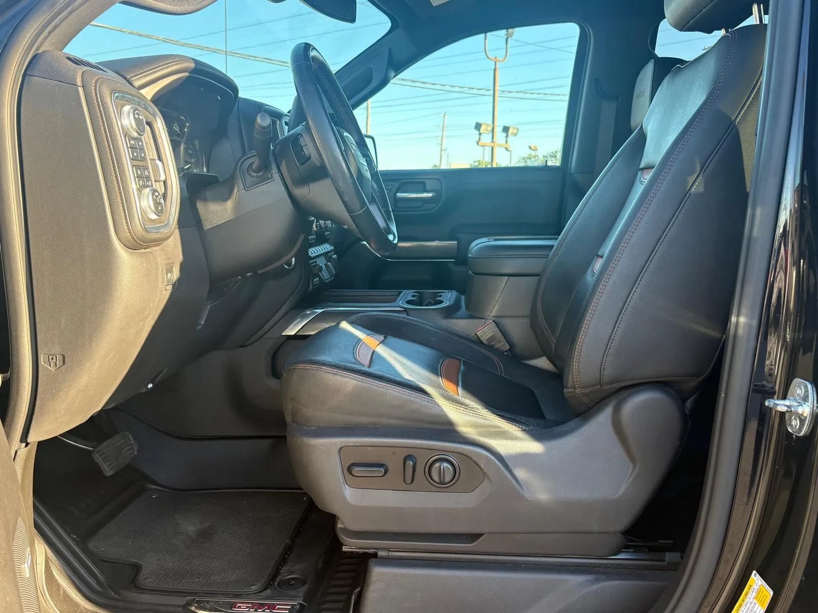 Used 2021 GMC Sierra 1500 AT4 w/ AT4 Preferred Package AWD/4WD image 31