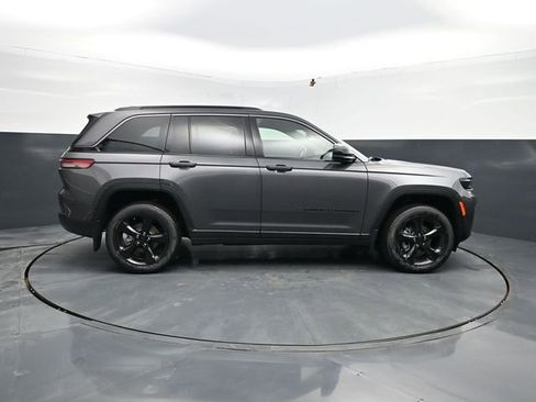 New 2026 Jeep Grand Cherokee Limited AWD/4WD image 11