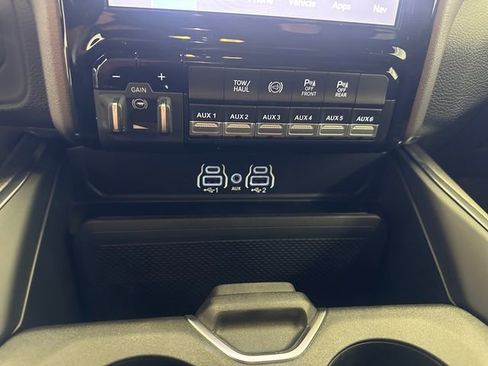 New 2026 RAM 3500 Big Horn AWD/4WD image 33