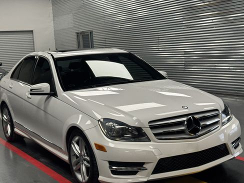 Used 2013 Mercedes-Benz C 250 Sedan image 8