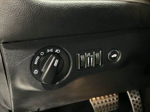 Used 2015 Dodge Challenger SRT Hellcat image 26