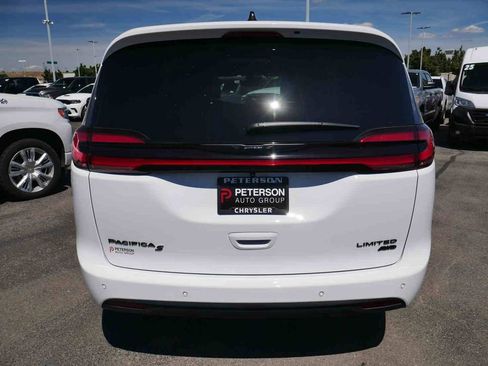 New 2026 Chrysler Pacifica Limited AWD/4WD image 18