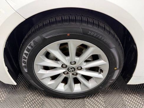Used 2020 Toyota Corolla XLE w/ Carpet Mat Package (TMS) FWD image 21